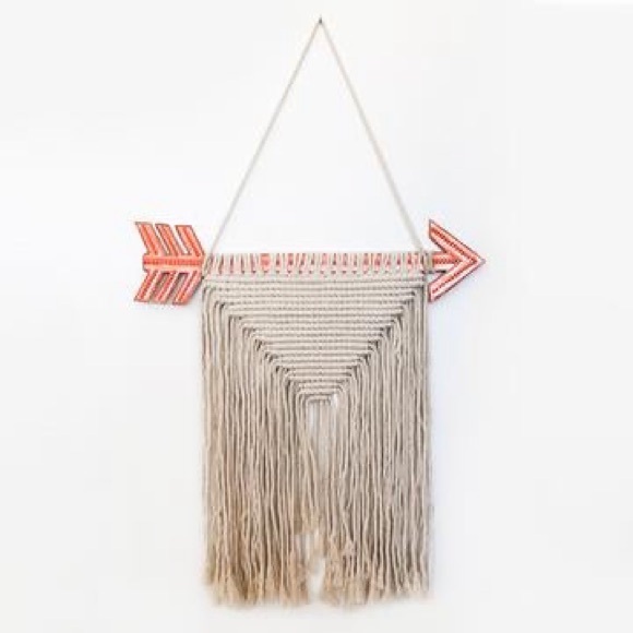 Fleche and Fringe Arrows - Picture 1 of 2